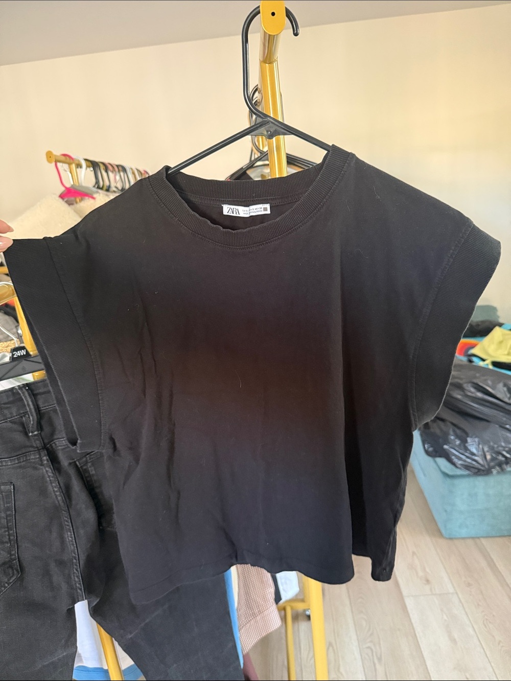 Zara Black Cropped Crewneck Tee